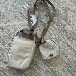 Lululemon Modular Phone Crossbody (white fleece)